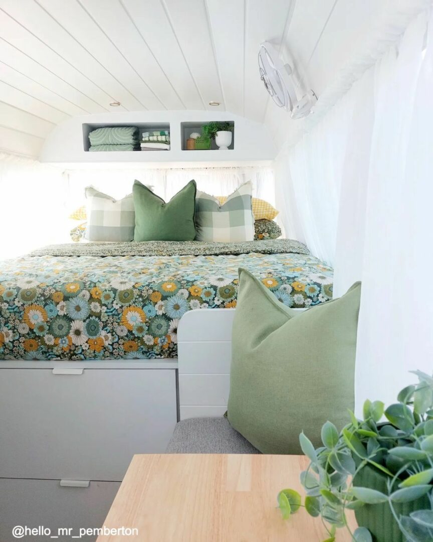 Hello Mr Pemberton A Toyota Coaster motorhome conversion Ben & Michelle